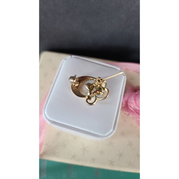 Vintage Green Glass and Gold Tone Metal Brooch - Picture 5 of 10